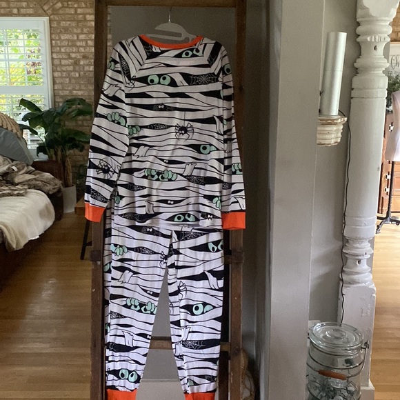 CELEBRATE HALLOWEEN TWO PIECE PAJAMA SET MEDIUM 8 - 10 NEW WOMEN MUMMY - Picture 4 of 6